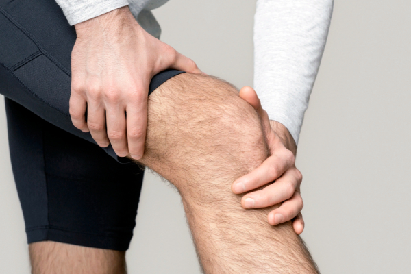 common knee conditions treated by mr mark webb