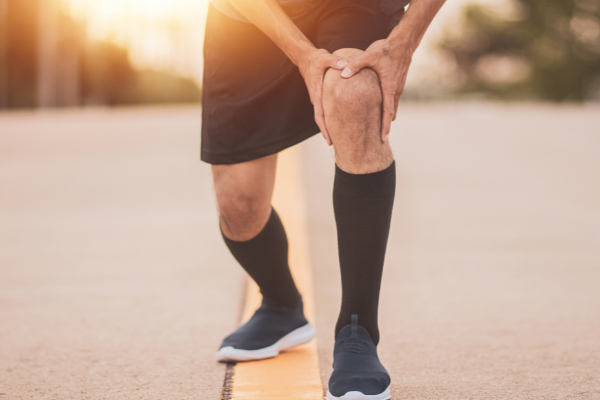 why choose mr mark webb for knee injury or pain treatment